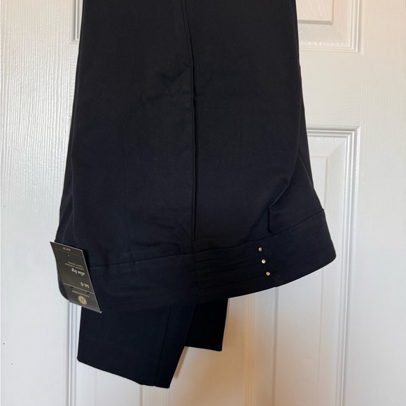 JM Collection Slim Leg Black Rivet Pants Size Medium short - Picture 2 of 6